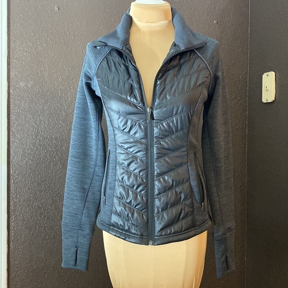 Zella‎ black outdoor warm, moisture wicking, wind resistant, layering jacket